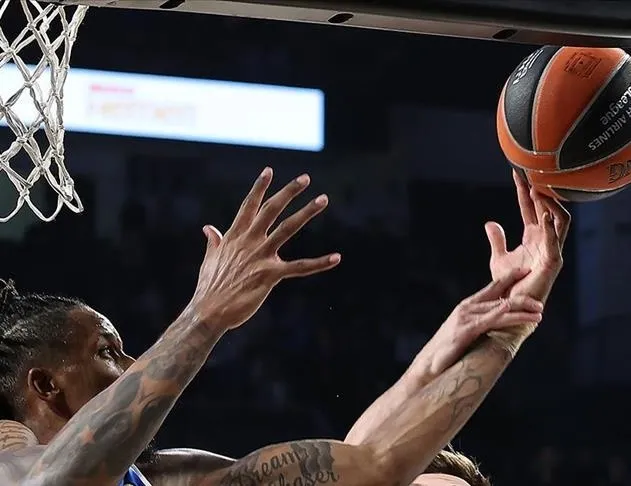 Efes Partizan deplasmanında