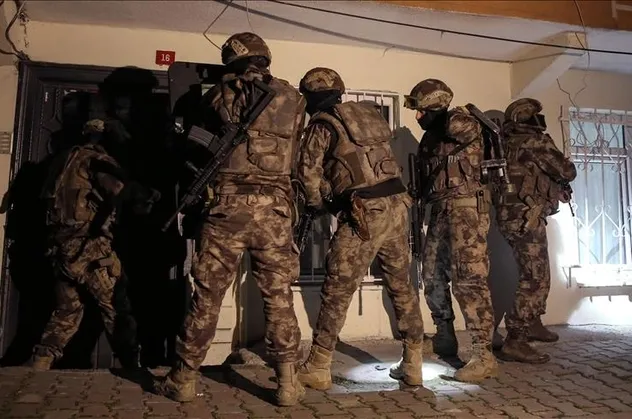 Adana ve Siirt'te PKK/KCK operasyonu: 9 şüpheli yakalandı