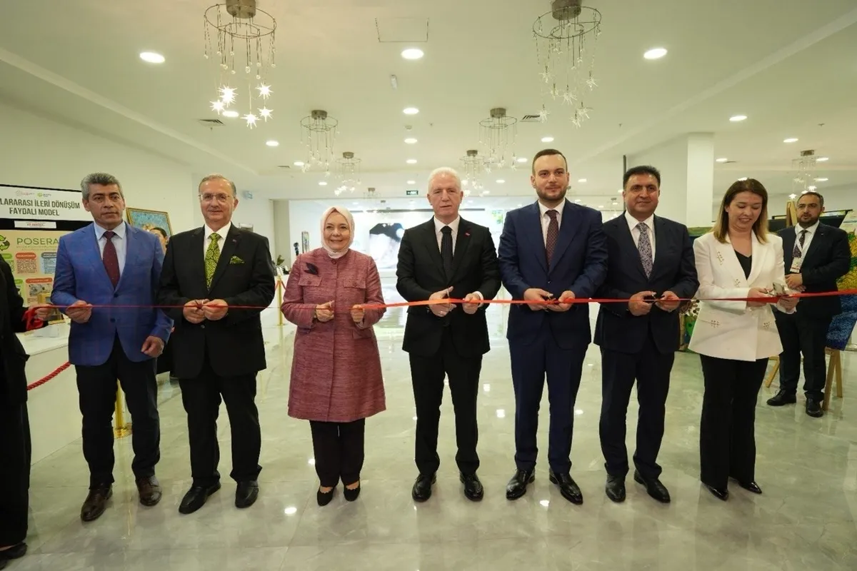 uluslararasi-sifir-atik-ve-surdurulebilirlik-yarismasinda-oduller-sahiplerini-buldu-1780487478588.jpeg Uluslararası Sıfır Atık ve Sürdürülebilirlik Yarışması’nda ödüller sahiplerini buldu: Gıda israfına karşı özgün projeler bir araya geldi-4