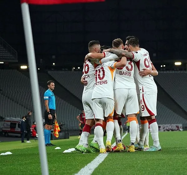 cimbom-hayata-dondu-galatasaray-karabukspor-deplasmanindan-2-0-galibiyetle-ayrildi-1667002137772.jpeg Cimbom hayata döndü! Galatasaray, Karabükspor deplasmanından 2-0 galibiyetle ayrıldı-2