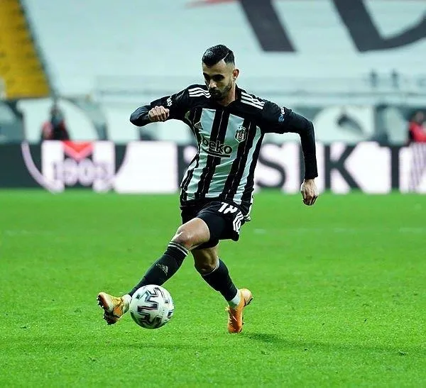 Beşiktaş'ın yıldızı Rachid Ghezzal'ın rotası Galatasaray'a mı döndü? Kartal emojisini kaldırdı-3