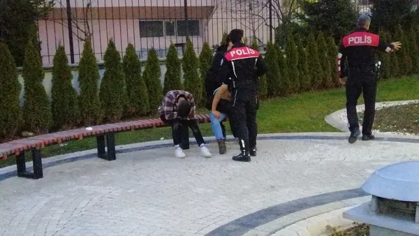 1639168937950.jpg “Dövmeni göstererek niye hava atıyorsun?" kavgasında kan aktı-4