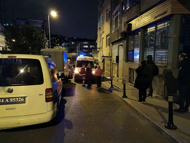İstanbul'da korkunç olay! 90 yaşındaki kadın kızının cesedi ile 3 gün aynı evde yaşadı-1