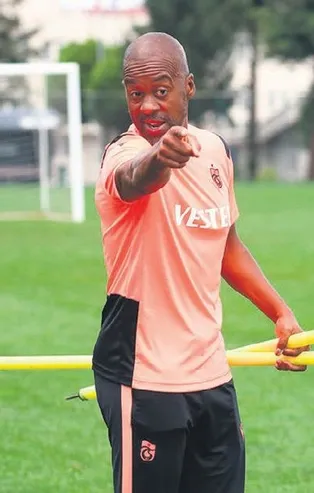 Eddie Newton çare arıyor