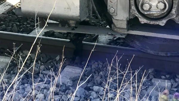 karsta-tren-altinda-kalarak-feci-bir-sekilde-hayatini-kaybetti-1627890388674.jpg Kars’ta tren altında kalarak feci bir şekilde hayatını kaybetti-5