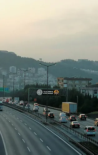 TEM'de bayram yoğunluğu erken başladı! Trafik kilitlendi
