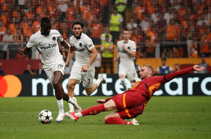 galatasaraydan-hermosoya-karsi-hamle-imzalar-atiliyor-1725258968419.jpeg