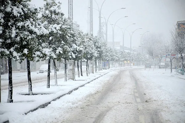 Ulaşıma kar engeli! Sakarya'da 40 yerleşim yeri ulaşıma kapandı-1