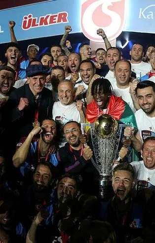 İnadıyla... Ruhuyla... Alnının akıyla... Şampiyon