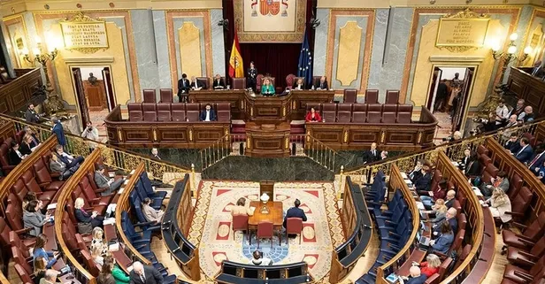 Meclisten ilk onayı aldı: Siyasi parti ve şirketlerde kadın ve erkek sayısı eşit tutulacak