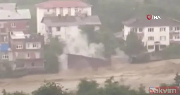 Artvin son dakika haberi: Arhavi'deki sel dere kenarındaki evi böyle yuttu - 11