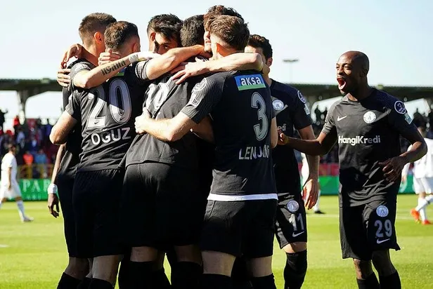 Fatih Karagümrük deplasmanda 3 puanı 3 golle aldı-2