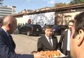 Başkan Erdoğan’dan gazetecilere kandil simidi ikramı