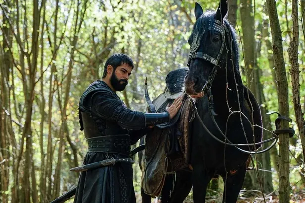 Reytinglerde yine zirvede: Kuruluş Osman 36. son bölüme damga vuran sahneler! Kayı'ya düşman olanların sonu yaklaşıyor-4