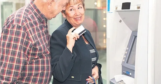 Emekliye ödeme zamanı geldi! Maaşlar bugün hesapta! 4.9 milyon kişiye fark verilecek