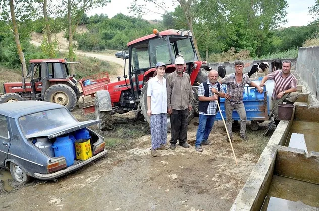 CHP'li Malkara belediyesinde halk traktör ve araçlarla su taşıyor! 10 gündür susuzlar