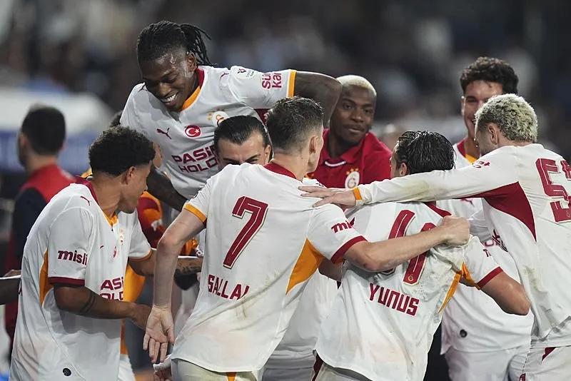 galatasarayda-sporting-maci-oncesi-kadro-plani-forma-onlarin-galatasarayda-osimhen-ve-lemina-sonrasi-sporting-1788763142033.jpeg Galatasaray’da Osimhen ve Lemina sonrası Sporting planı değişti! Forma onların-4