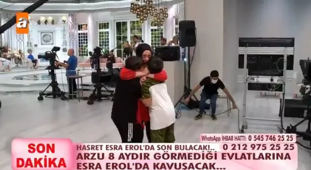 esra-erolda-duygulandiran-anlar-hasret-son-buldu-arzu-ulu-8-aydir-gormedigi-cocuklarina-boyle-sarildi-1601655099338.jpg Esra Erol'da duygulandıran anlar! Hasret son buldu! Arzu Ulu 8 aydır görmediği çocuklarına böyle sarıldı...-5