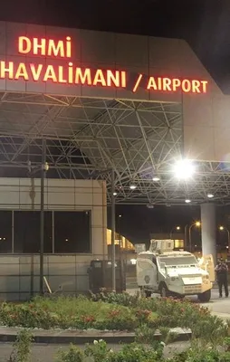 Diyarbakır Havalimanı'nda polise roketli saldırı