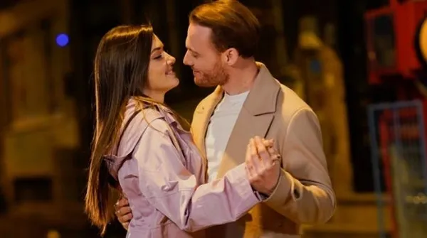 Kerem Bürsin, önceki gün akıl tutulması yaşadı! Hande Erçel ile ilişkilerini hiç saklamamış-6