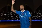 Neymar için görkemli tören! Al Hilal taraftarı coşkuyla karşıladı: Brezilyalı dünya yıldızının stadyumdan silüeti yansıtıldı