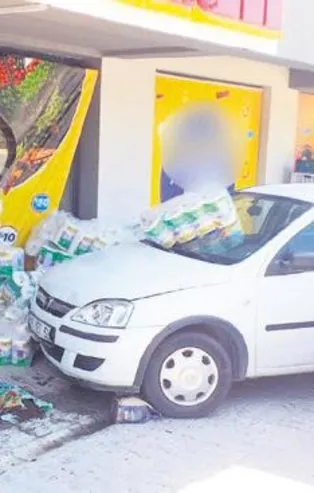 Bursa'da feci kaza! Markete daldı