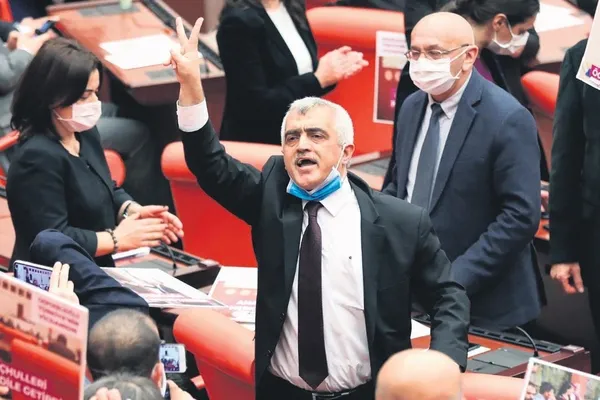 Yargıtay'dan HDP'nin kapatılması istemiyle Anayasa Mahkemesi'ne (AYM) dava açıldı-3