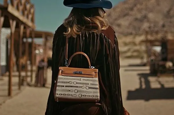 Fransız moda devi Hermes koronavirüs ırkçıığına sessiz!-8