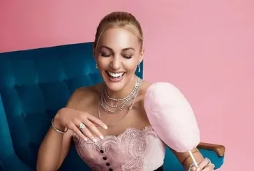 Meryem Uzerli paraya para demiyor! İşte Uzerli'nin milyonluk anlaşması...