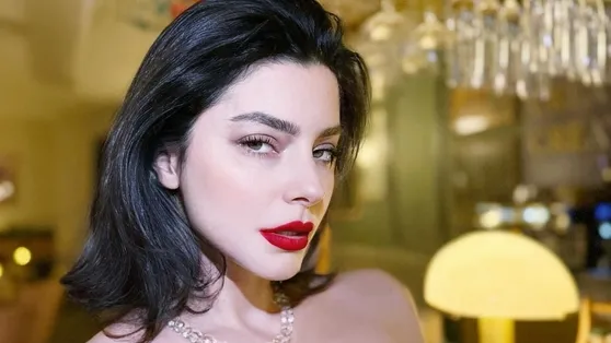 İlişki tavsiyesi ver diyenlere esprili yanıt! 53 günde boşanan Merve Boluğur’dan olay yaratan akım videosu