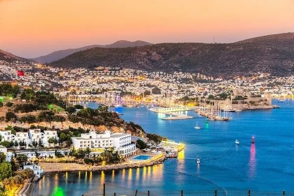 Bodrum’da araba parasına tatil! Gecelik fiyatı dudak uçuklattı