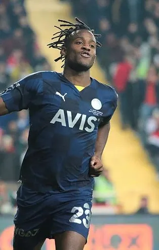 Michy Batshuayi atıyor Fenerbahçe kazanıyor! Pelerini giydi uçuşa geçti