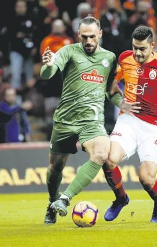 Galatasaray'dan Vedat Muriç için beklemeye geçti