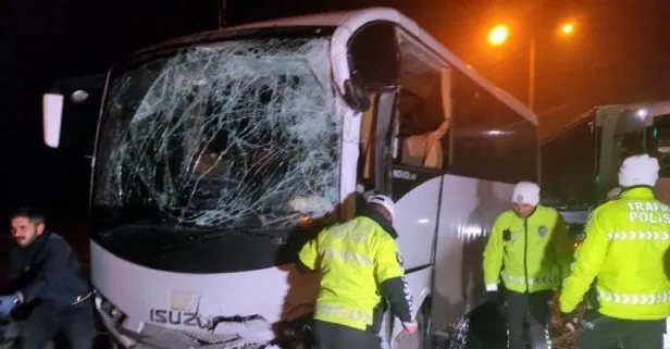Edirne’de can pazarı! Polislerin taşındığı servis ile turistlerin taşındığı otobüs çarpıştı: 11 yaralı