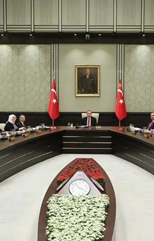 Tüm gözler kabinede