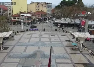 Balıkesir’de deprem anı kamerada!