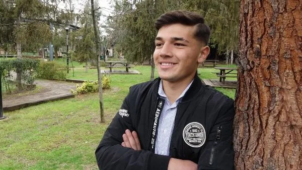 SON DAKİKA: Apple reklam yüzünü Trabzon'dan seçti! Liseli Mert'e ABD'den davet-3