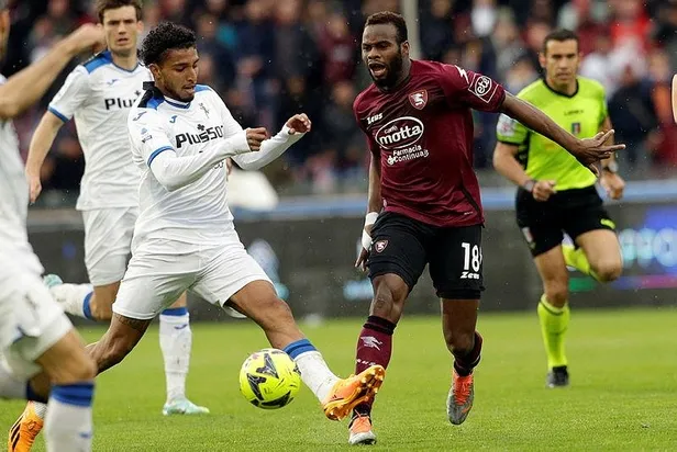 sampiyonlar-ligine-katilma-hesaplari-yapan-milana-spezia-celmesi-1684005947614.jpeg Şampiyonlar Ligi'ne katılma hesapları yapan Milan'a Spezia çelmesi-2