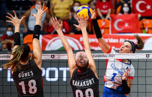 sirbistan-turkiye-voleybol-maci-ne-zaman-hangi-kanalda-turkiye-sirbistan-maci-saat-kacta-1630612514645.jpg Sırbistan Türkiye voleybol maçı ne zaman, hangi kanalda? Türkiye Sırbistan maçı saat kaçta?-3