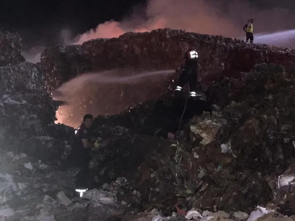 kipastaki-yangina-8-saattir-mudahale-ediliyor-1658954331845.jpg Kipaş'taki yangına 8 saattir müdahale ediliyor-4