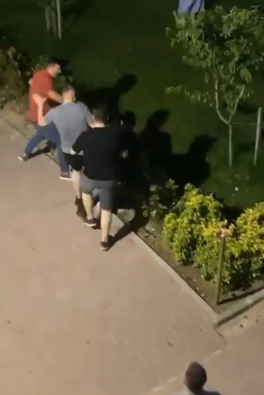 Esenyurt'ta bu kez site karıştı: Savaş gibi kavga - 5