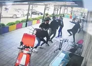 Antalyada maske kavgası! İşletme sahibine sandalye ve sopalarla saldırdılar...