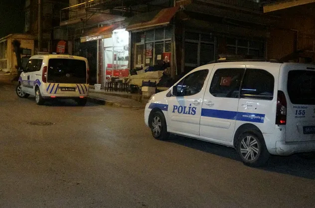 İzmir'de silahlı soygun girişimi! Polis her yerde onu arıyor