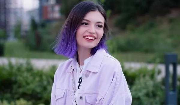 meryem-can-kimdir-youtuber-meryem-can-ifsa-goruntusu-gundem-oldu-1605796075550.jpg