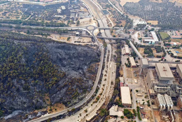 orman-yanginlarindan-etkilenen-yenikoy-ve-kemerkoy-termik-santrallerinde-yaralar-sariliyor-en-kisa-zamanda-devreye-alinacak-1628489696031.jpg Orman yangınlarından etkilenen Yeniköy ve Kemerköy termik santrallerinde yaralar sarılıyor! En kısa zamanda devreye alınacak-2