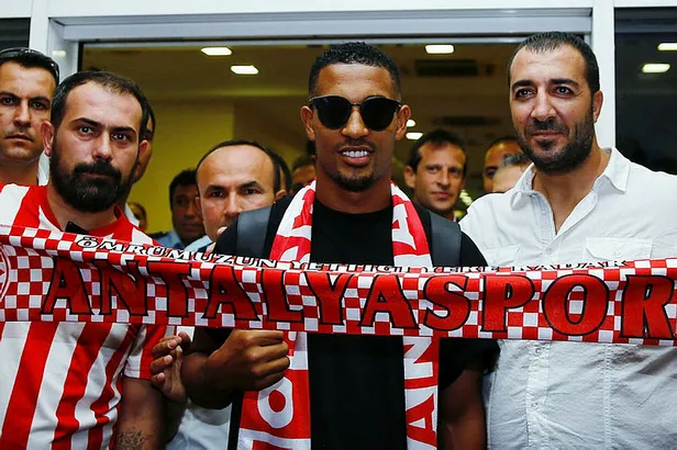 Vainqueur resmen Antalyaspor'da-1