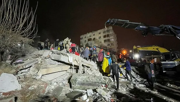 orta-dogu-ulkelerinden-turkiyeye-hava-koprusu-14-ulke-arama-kurtarma-ve-insani-yardim-ekipleri-gondereceklerin-1675733604452.jpeg Orta Doğu ülkelerinden Türkiye'ye hava köprüsü! 14 ülke arama, kurtarma ve insani yardım ekipleri göndereceklerini duyurdu-10