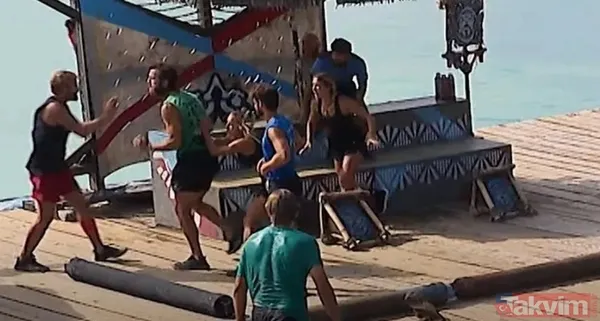 Ogeday ile yumruk yumruğa kavga ettiler! Survivor Yunus Emre'nin cezası belli oldu! Acun Ilıcalı "İflah olmazsın..." deyip uyarmıştı... - 2