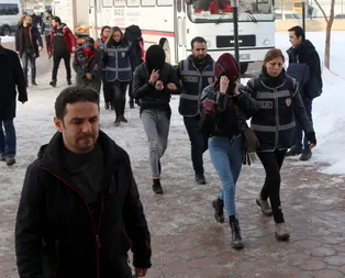 Sivas’ta fuhuş operasyonu! 4 kadın 1 erkek...