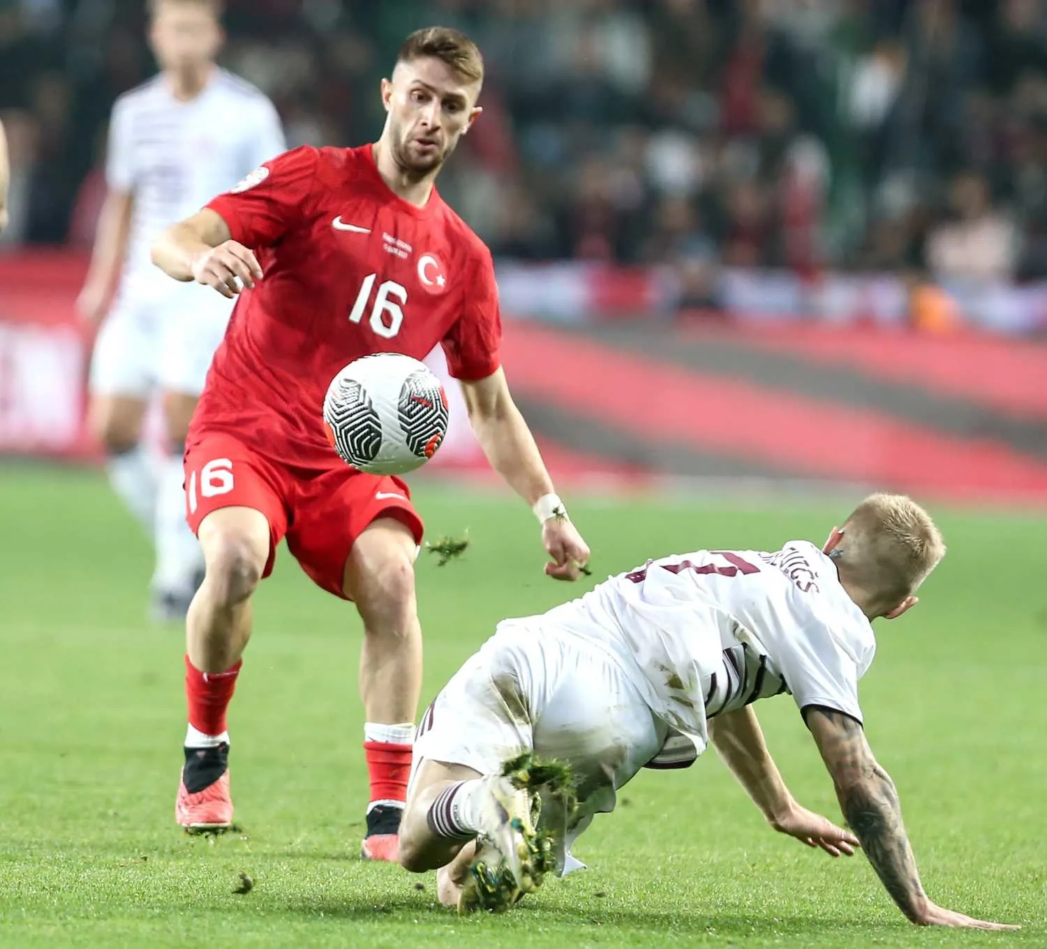 Fenerbahçeli yıldıza görülmemiş teklif! Arda Güler'i sollayacak - 19